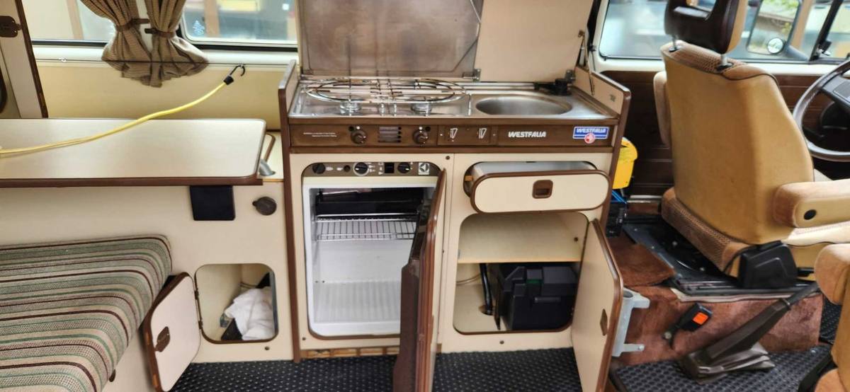 Volkswagen-Vanagon-1984-white-9