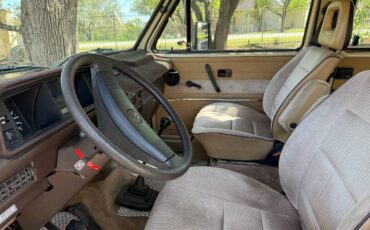 Volkswagen-Vanagon-1985-brown-23