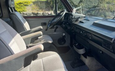 Volkswagen-Vanagon-1991-28