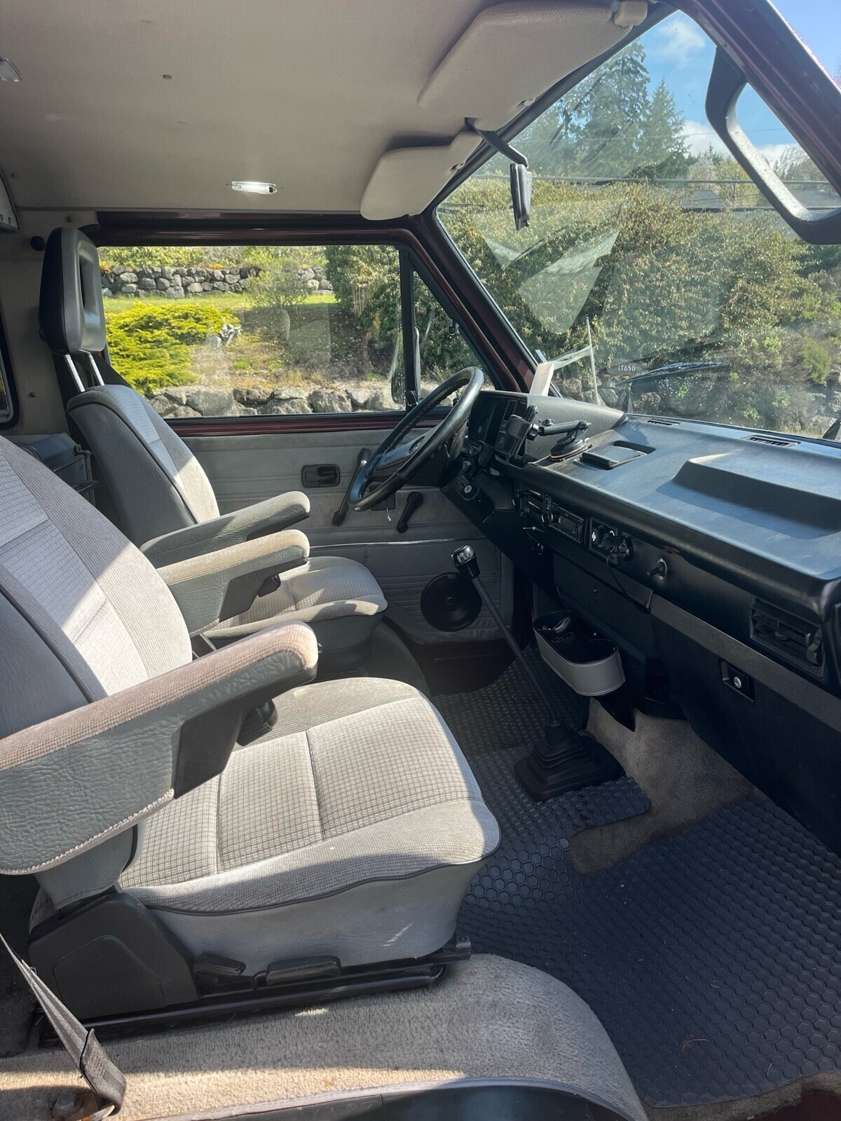 Volkswagen-Vanagon-1991-28
