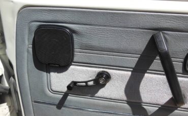 Volkswagen-Vanagon-westfalia-1989-white-13