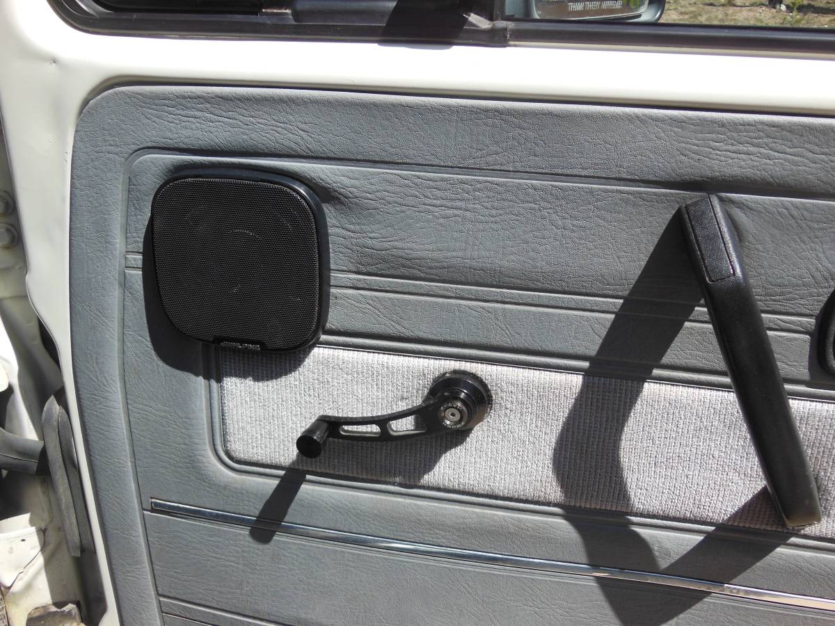 Volkswagen-Vanagon-westfalia-1989-white-13