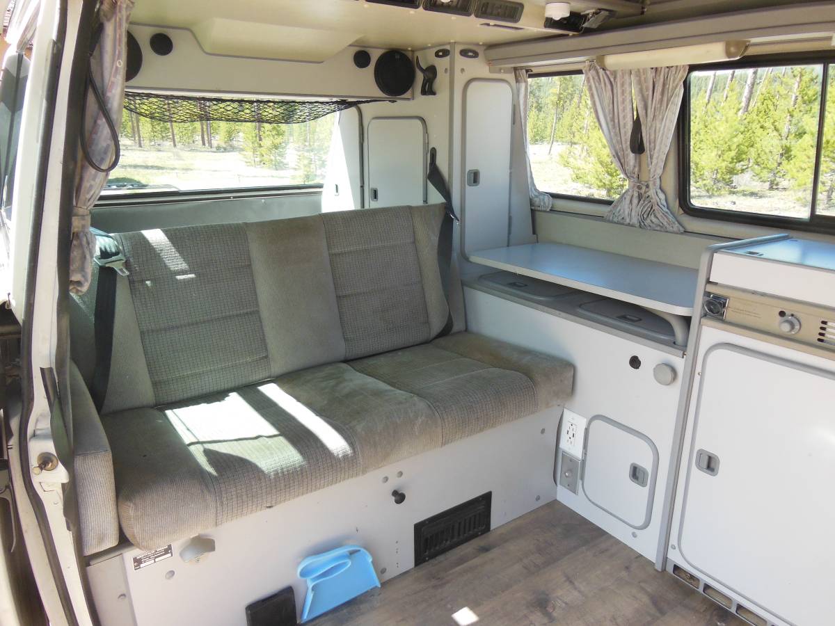 Volkswagen-Vanagon-westfalia-1989-white-15