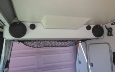 Volkswagen-Vanagon-westfalia-1989-white-17