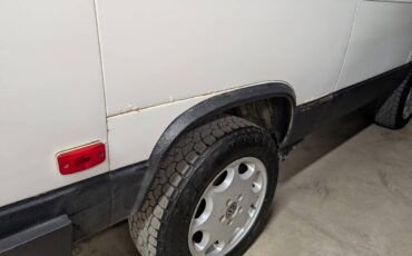 Volkswagen-Vanagon-westfalia-1989-white-21