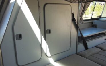 Volkswagen-Vanagon-westfalia-1989-white-7