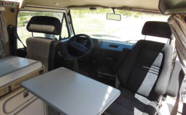 Volkswagen-Vanagon-westfalia-1989-white-9