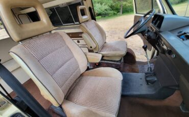 Volkswagen-Vanagon-westfalia-diesel-1982-13