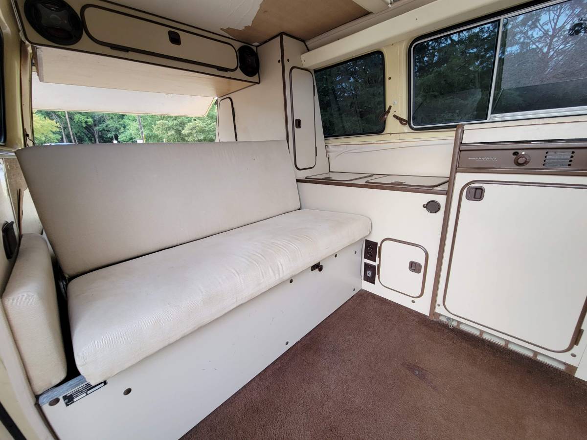 Volkswagen-Vanagon-westfalia-diesel-1982-14