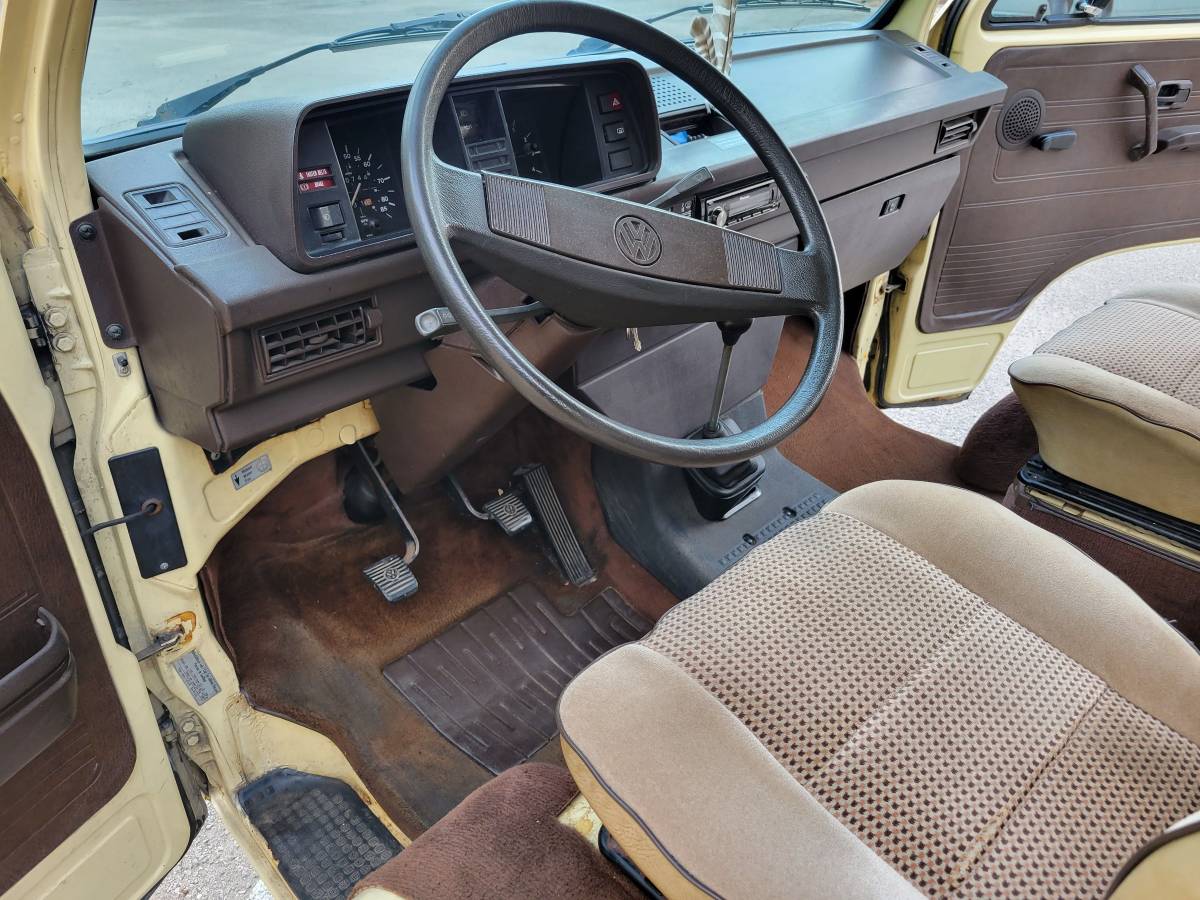 Volkswagen-Vanagon-westfalia-diesel-1982-15