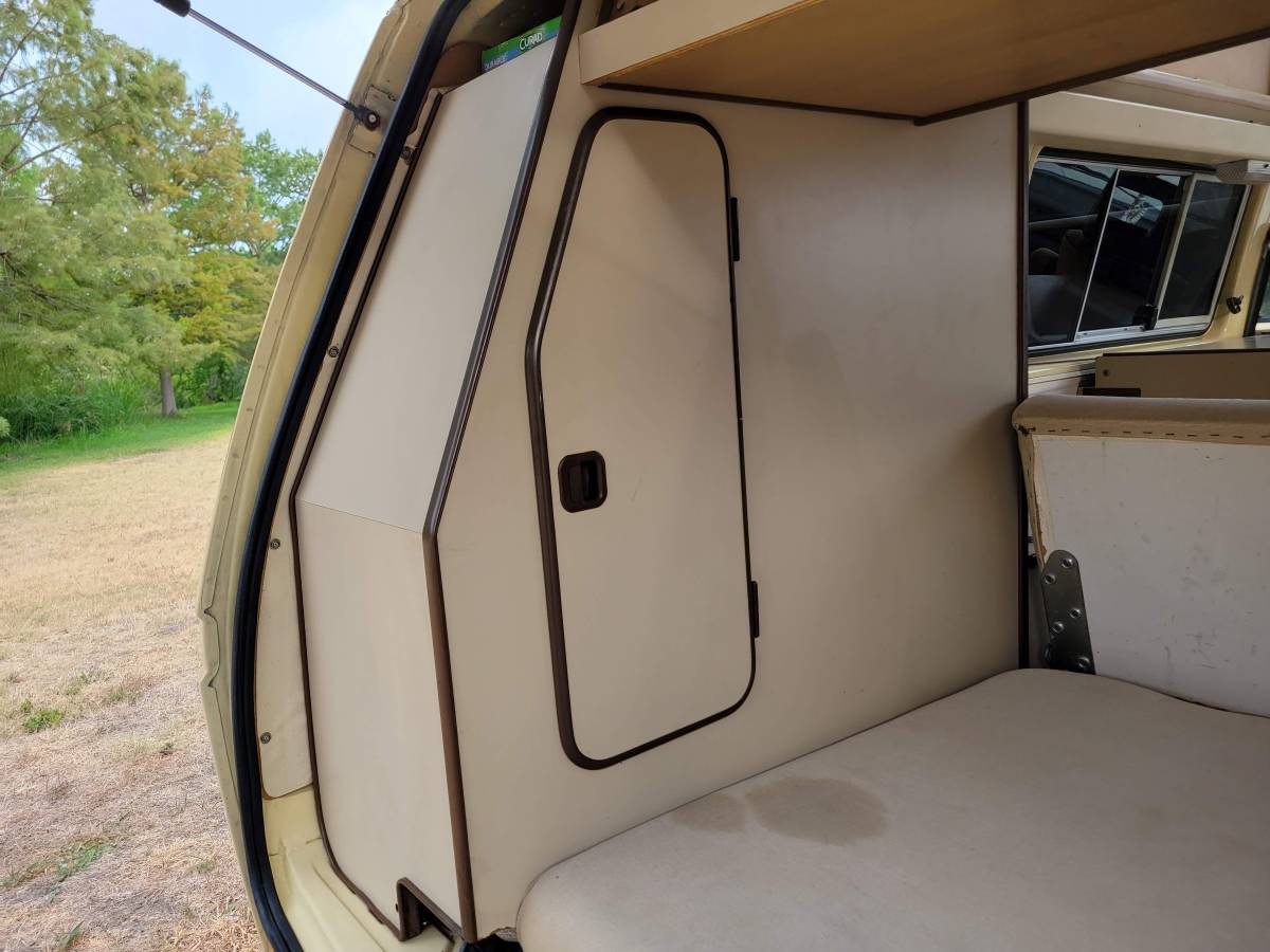 Volkswagen-Vanagon-westfalia-diesel-1982-17