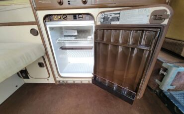 Volkswagen-Vanagon-westfalia-diesel-1982-21