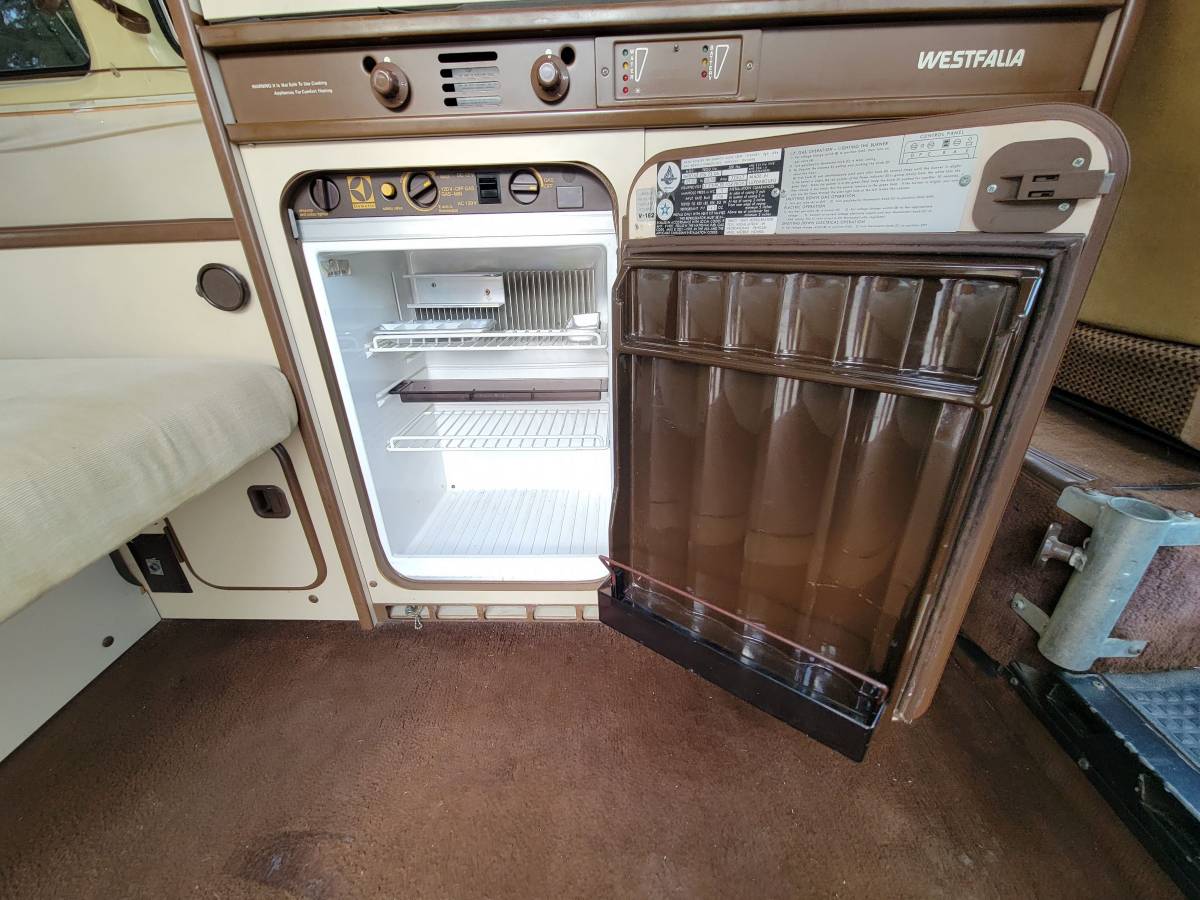 Volkswagen-Vanagon-westfalia-diesel-1982-21