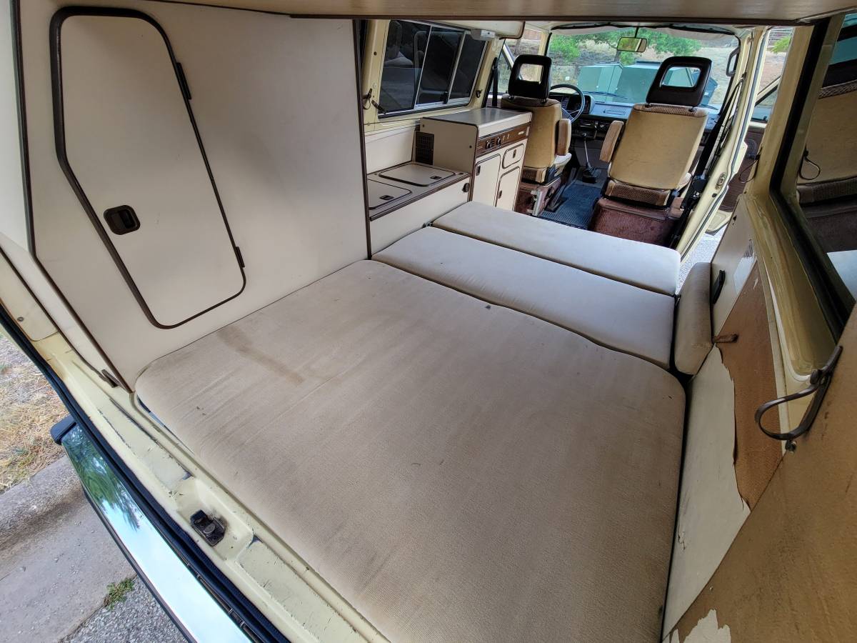 Volkswagen-Vanagon-westfalia-diesel-1982-23