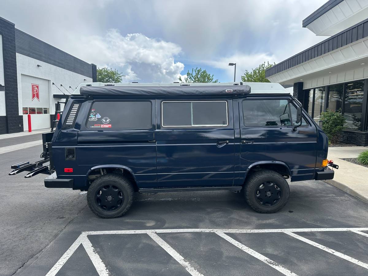 Volkswagen-Vanagon-westfalia-syncro-diesel-1986-blue-3