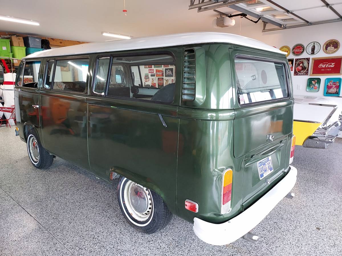 Volkswagen-Vw-1974-green-1