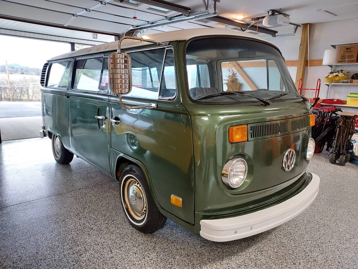 Volkswagen-Vw-1974-green