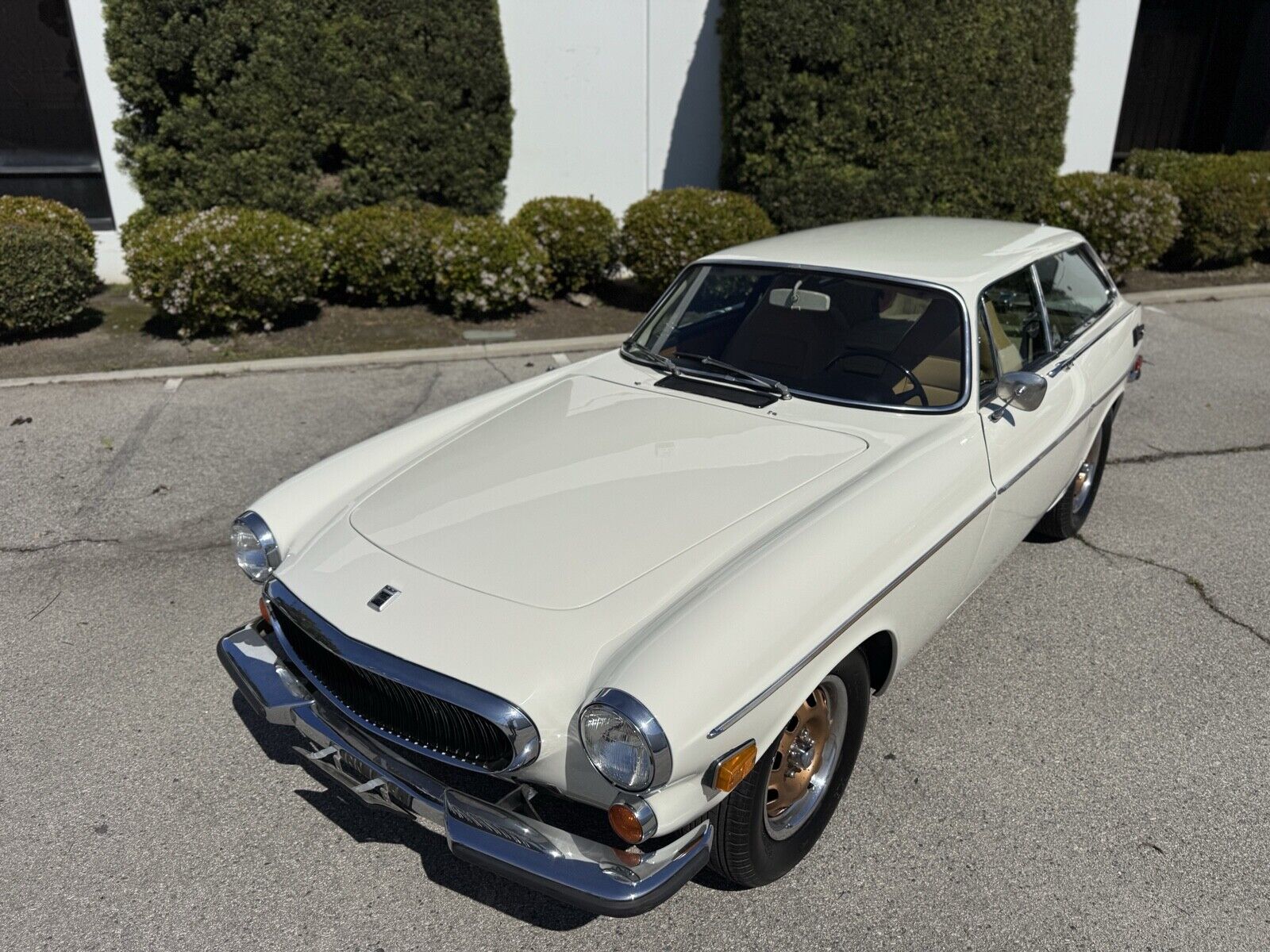 Volvo-1800-ES-1972-Hatchback-1