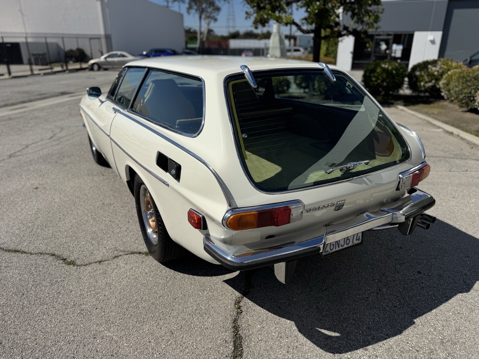 Volvo-1800-ES-1972-Hatchback-10