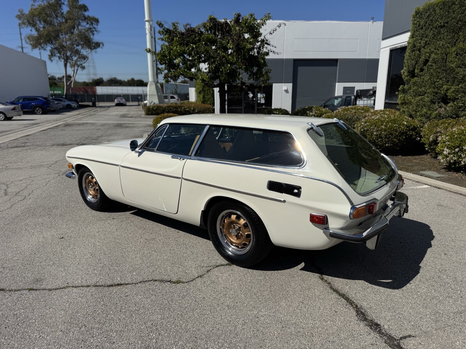 Volvo-1800-ES-1972-Hatchback-11