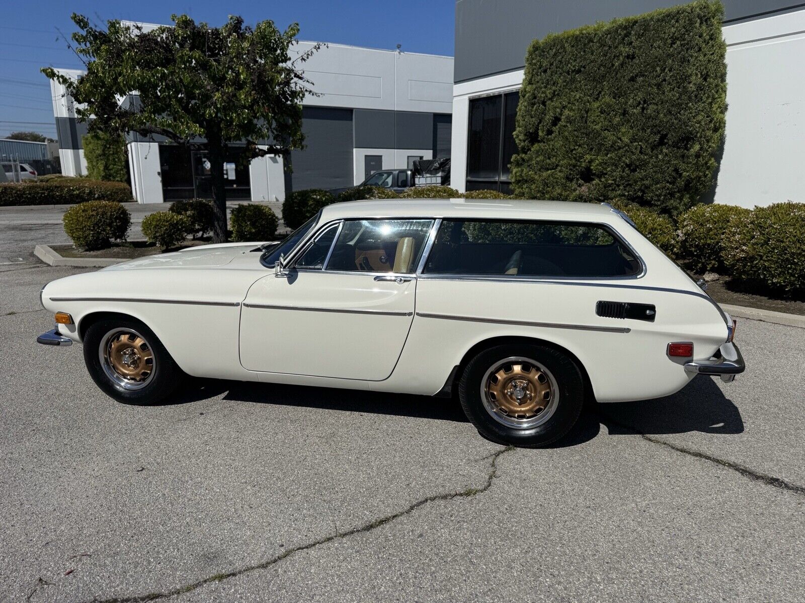 Volvo-1800-ES-1972-Hatchback-12