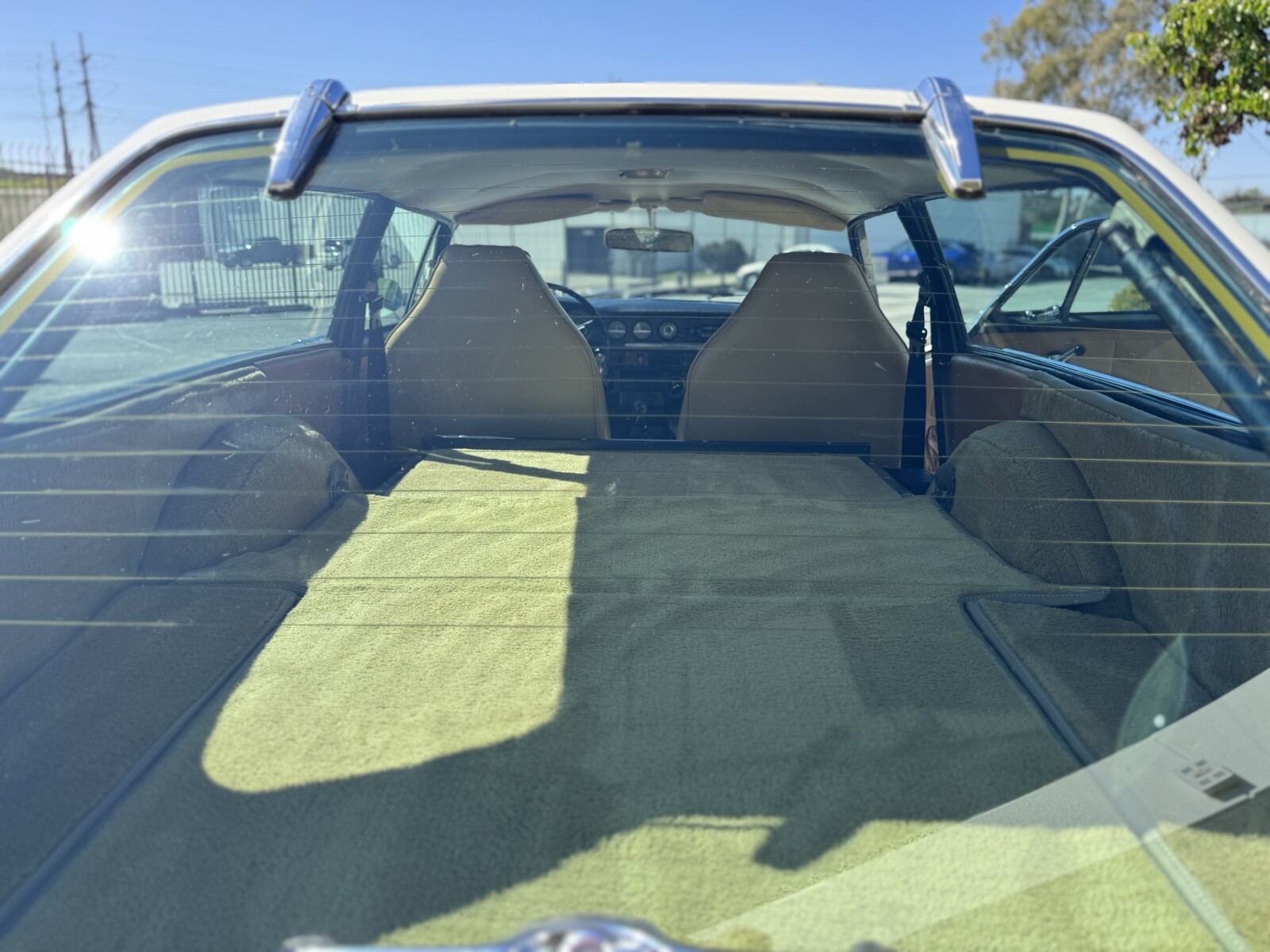 Volvo-1800-ES-1972-Hatchback-13