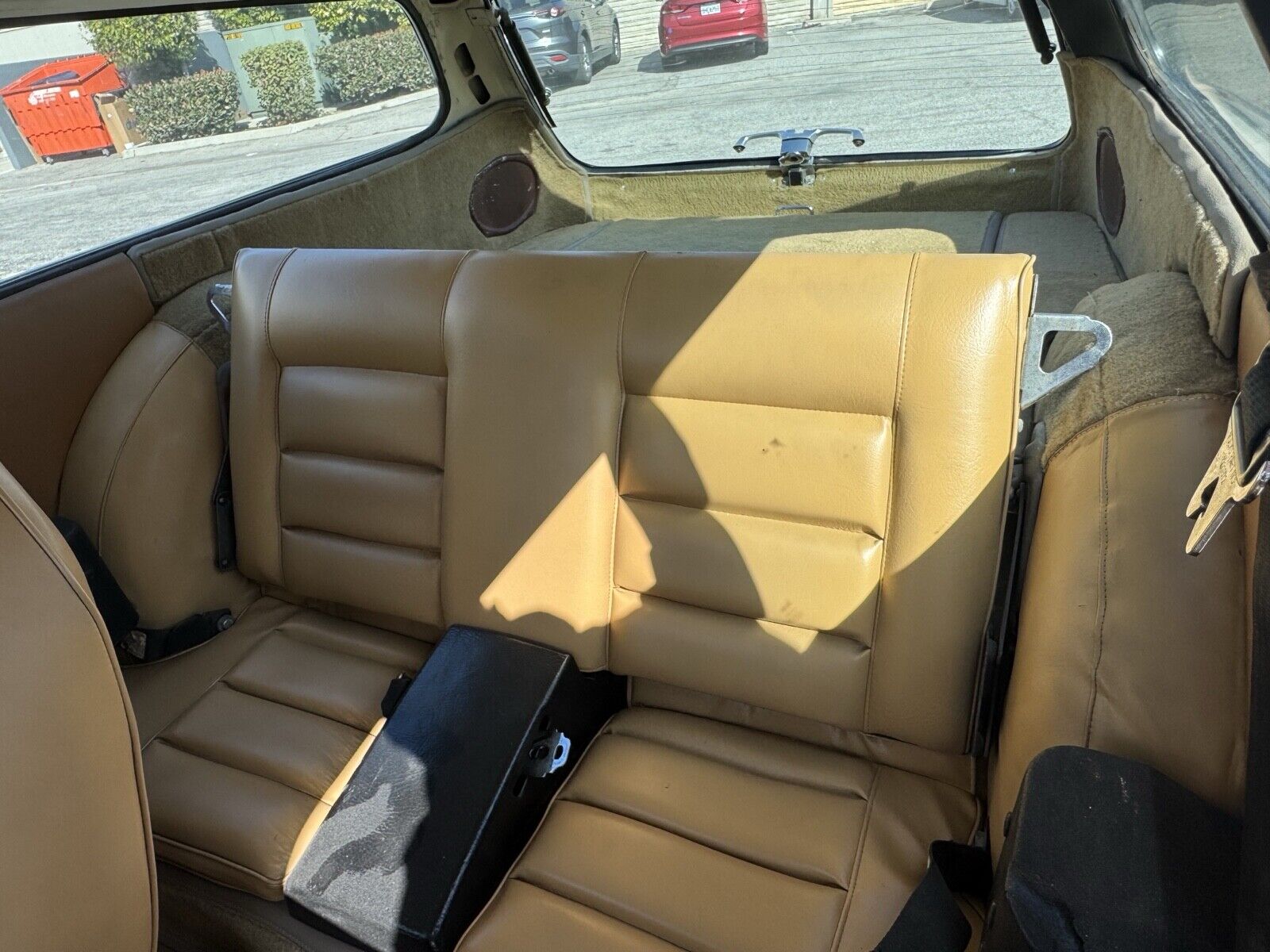 Volvo-1800-ES-1972-Hatchback-18