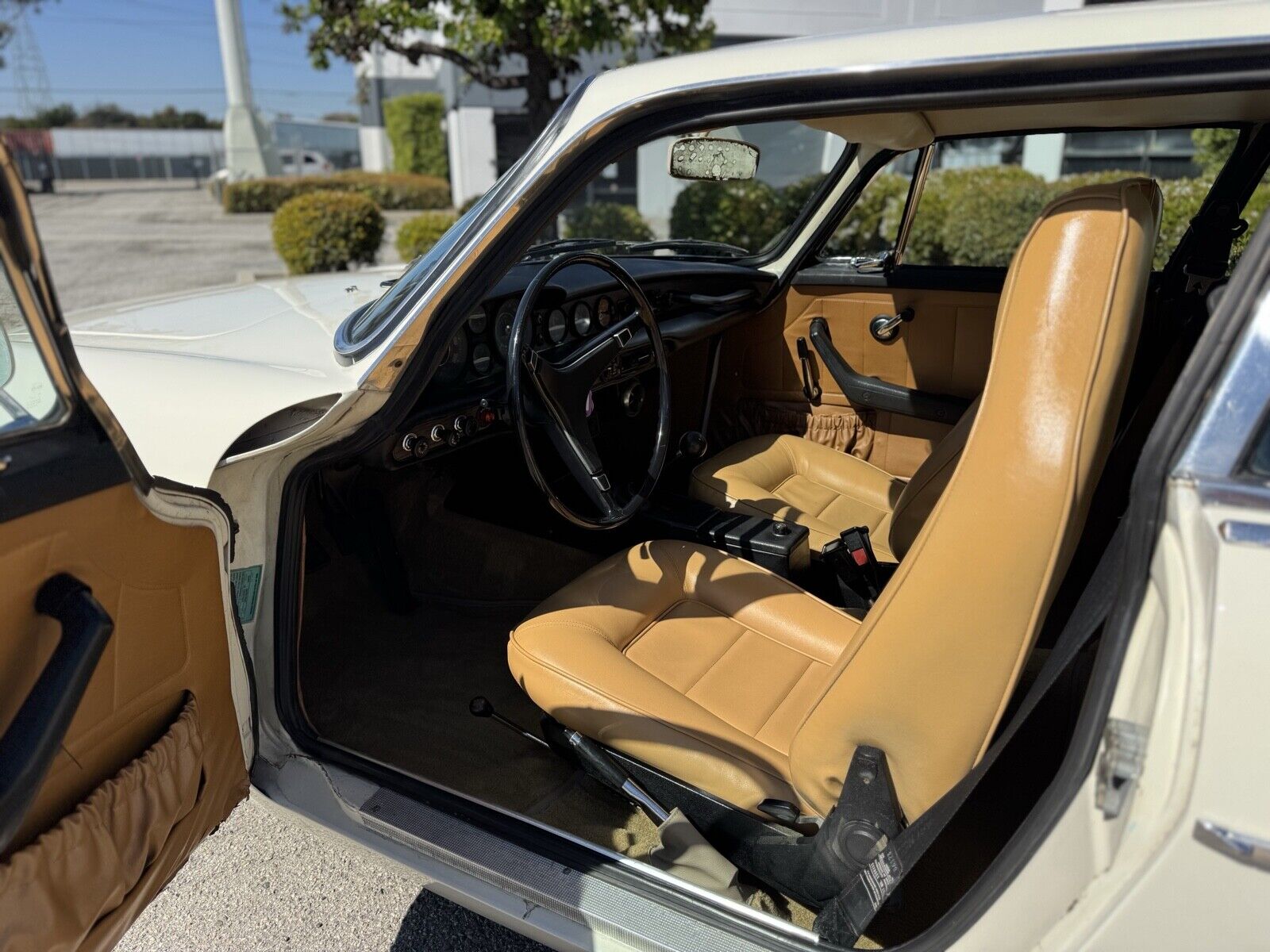 Volvo-1800-ES-1972-Hatchback-20