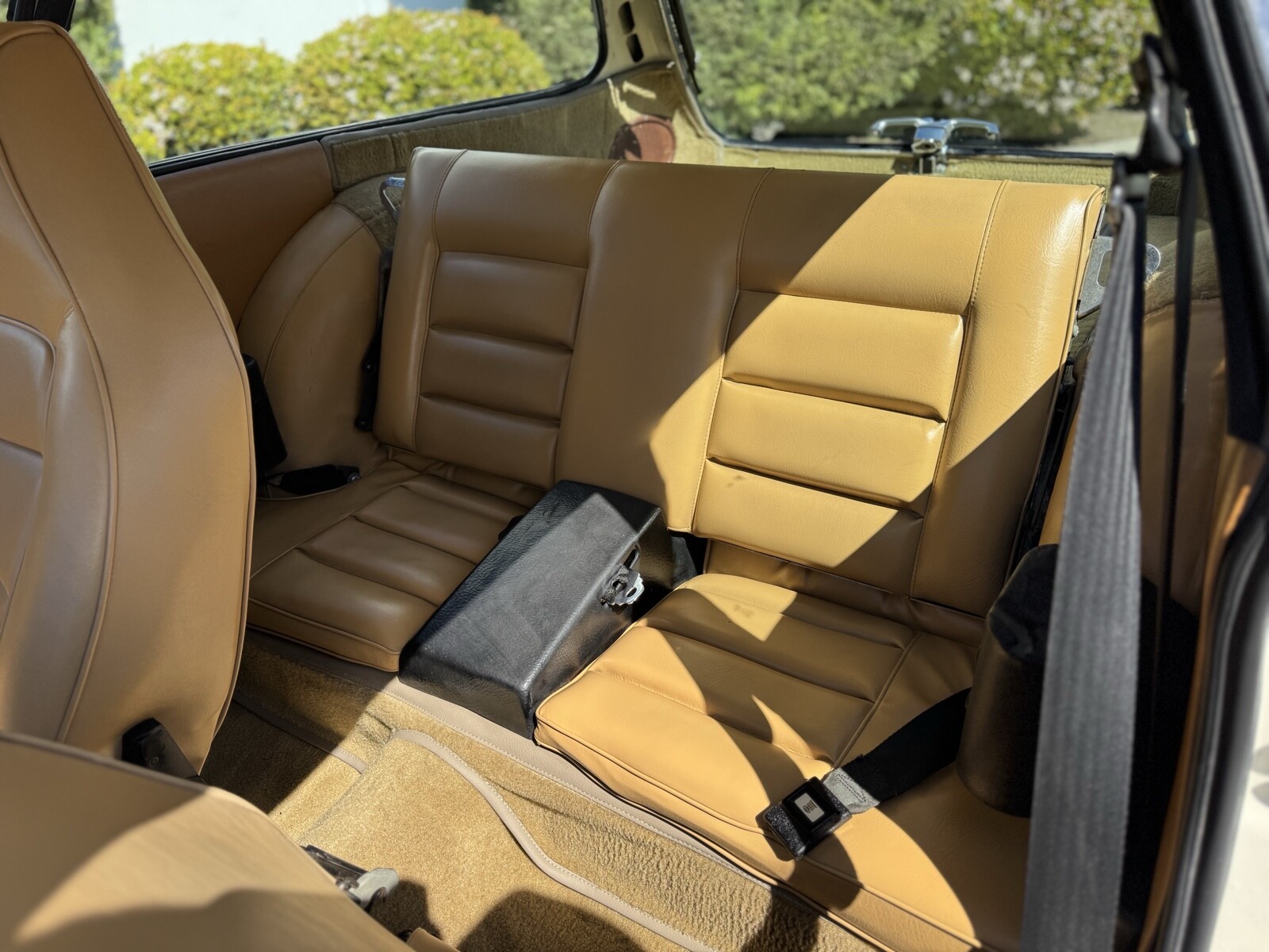 Volvo-1800-ES-1972-Hatchback-24