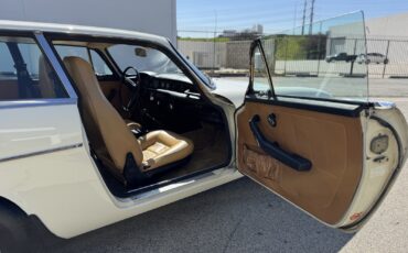 Volvo-1800-ES-1972-Hatchback-27