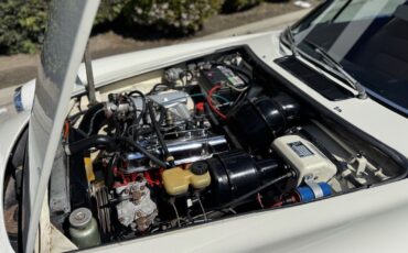 Volvo-1800-ES-1972-Hatchback-38