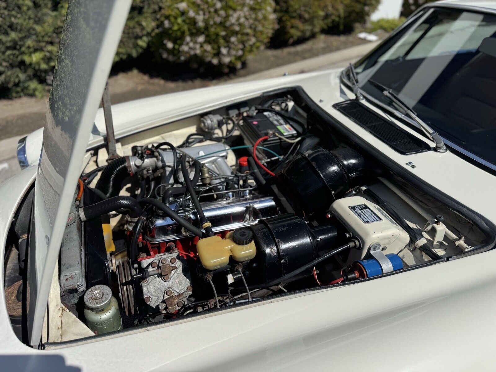 Volvo-1800-ES-1972-Hatchback-38