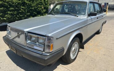 Volvo-240-1985-Sedan-1