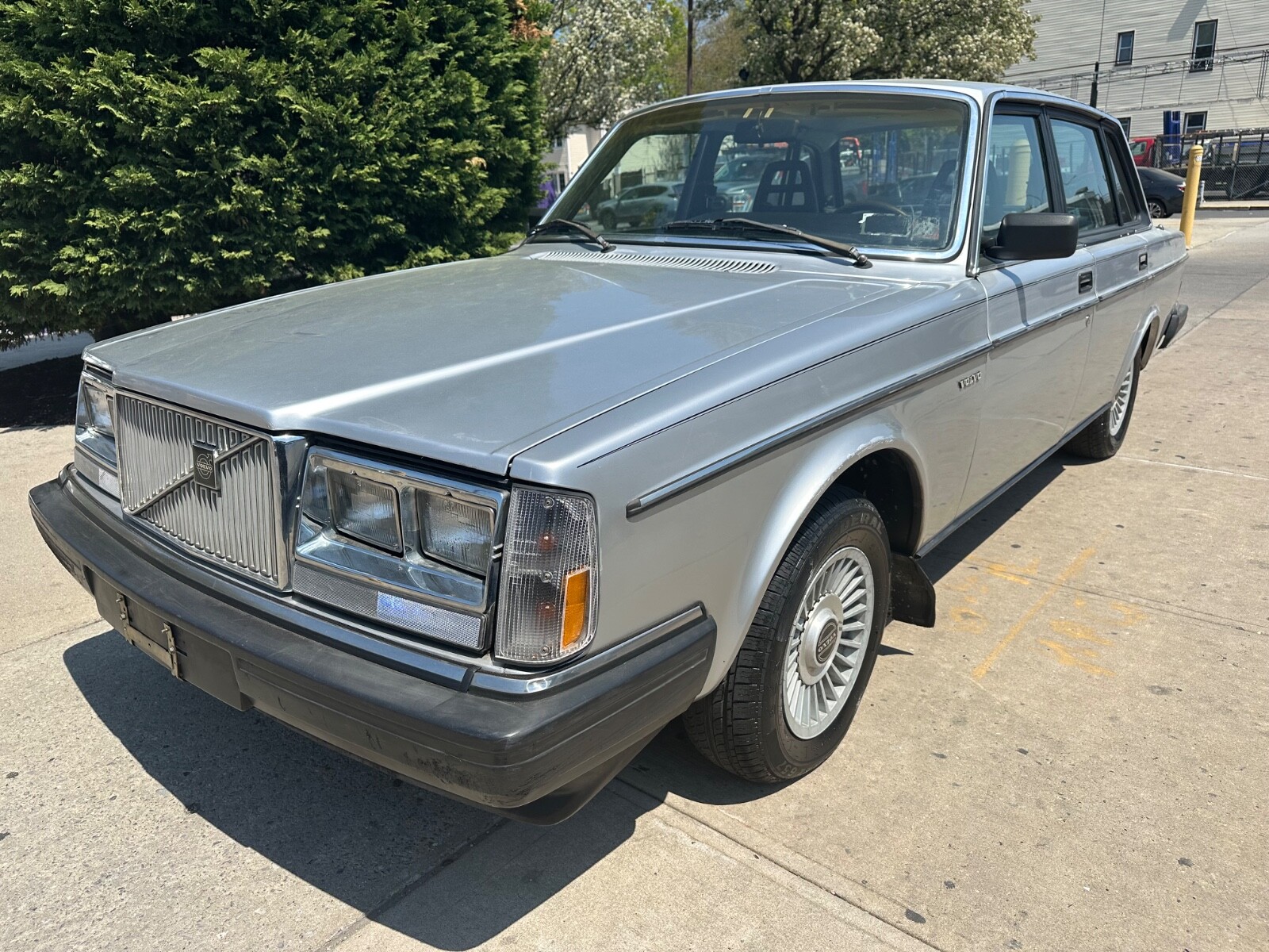 Volvo-240-1985-Sedan-1