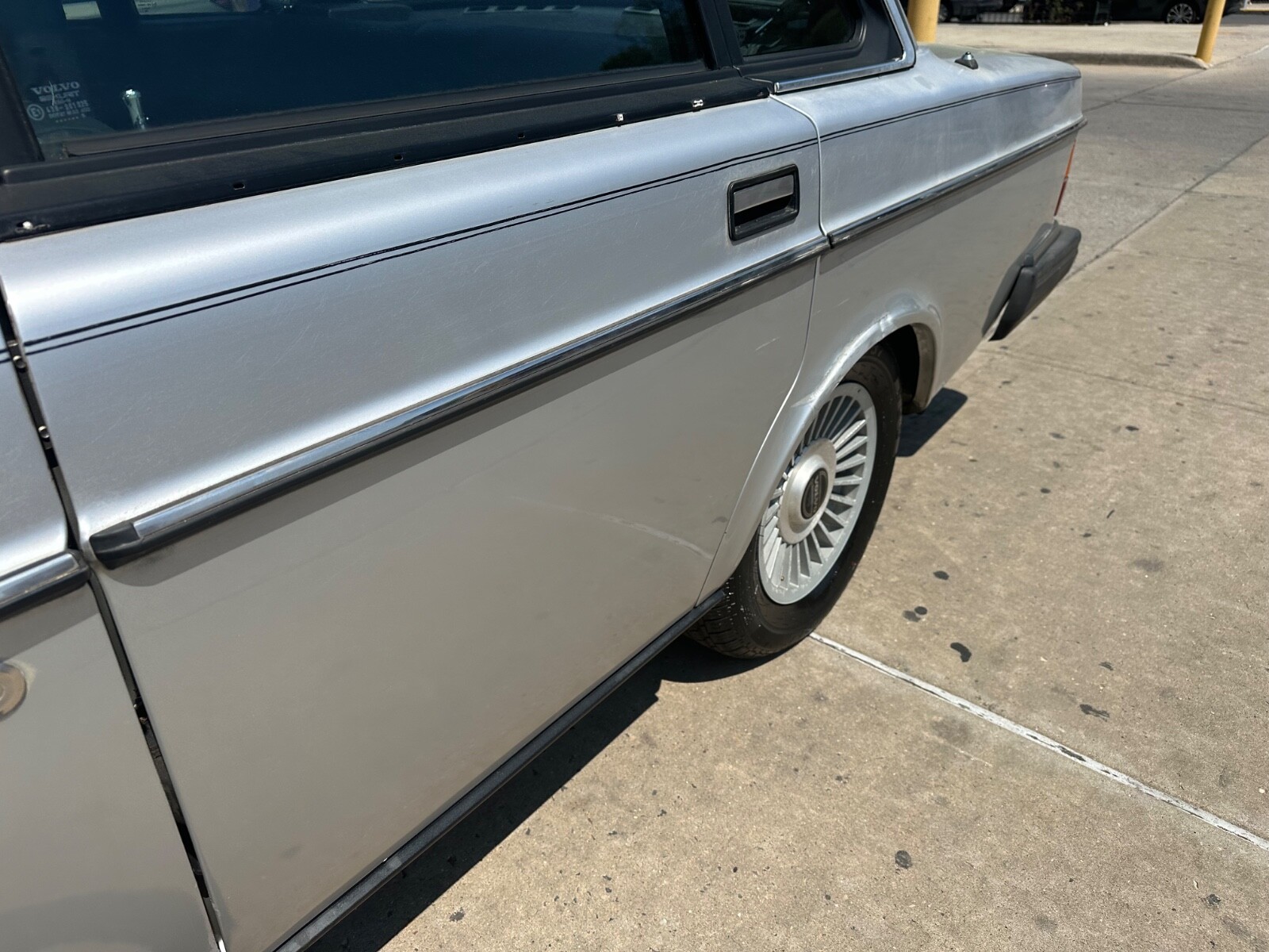 Volvo-240-1985-Sedan-10
