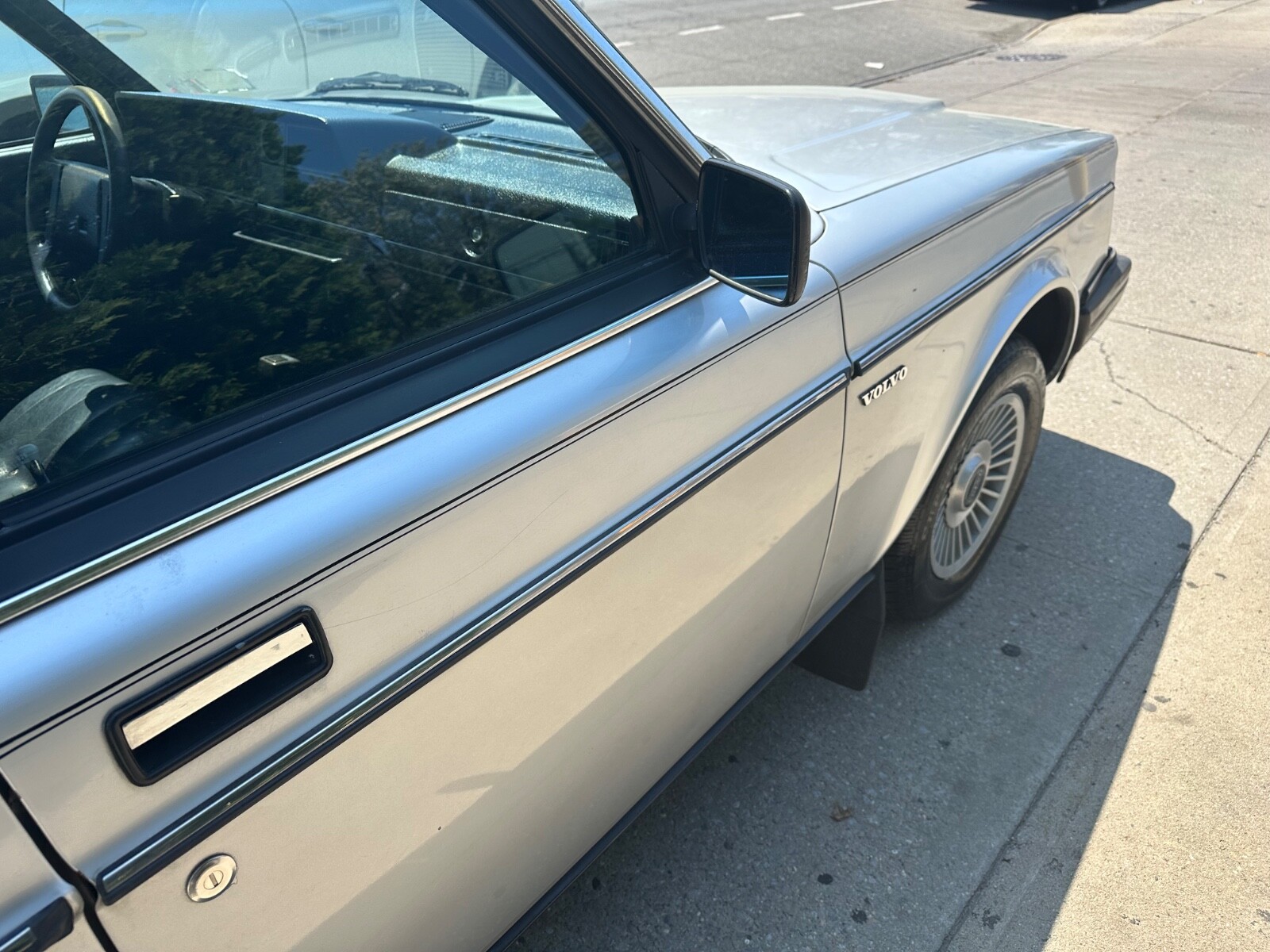 Volvo-240-1985-Sedan-12