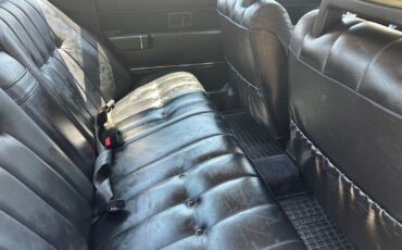 Volvo-240-1985-Sedan-17