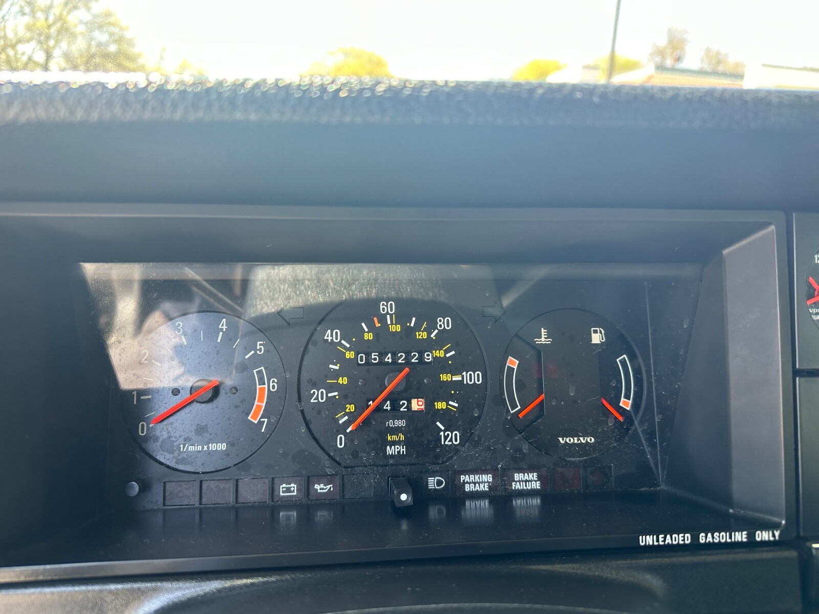 Volvo-240-1985-Sedan-19
