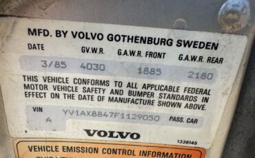 Volvo-240-1985-Sedan-25