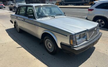 Volvo-240-1985-Sedan-7