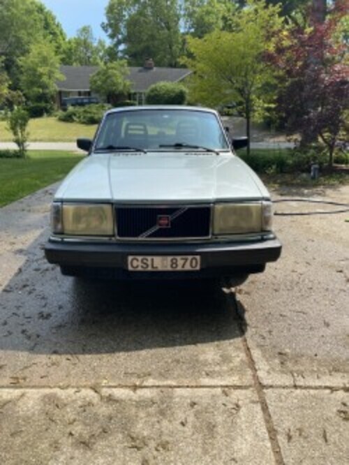 Volvo-240-1987-Sedan-1
