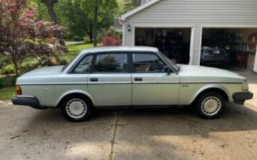 Volvo-240-1987-Sedan-2
