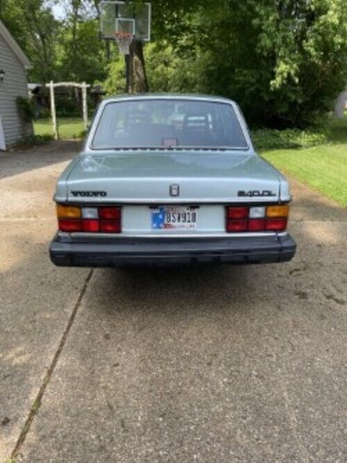 Volvo-240-1987-Sedan-3