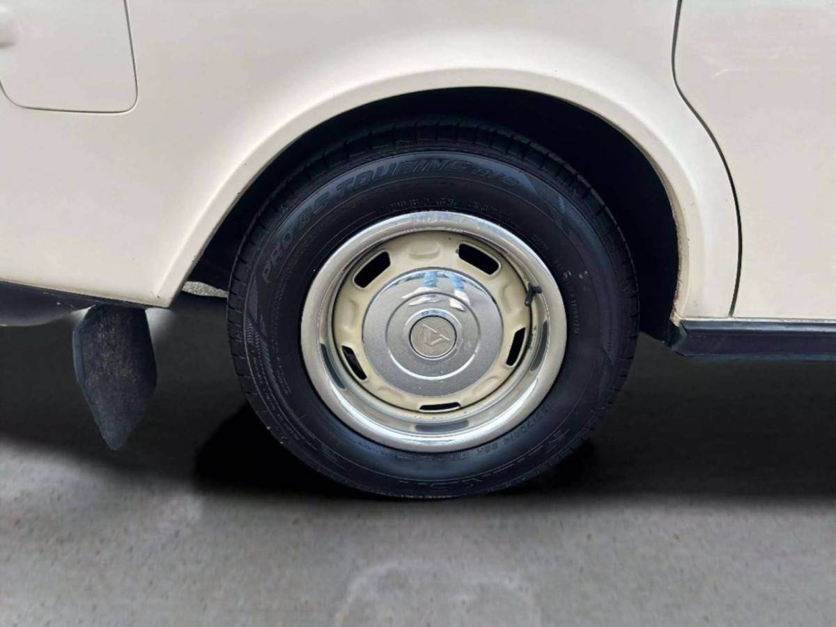 Volvo-240-dl-4d-sedan-1982-12