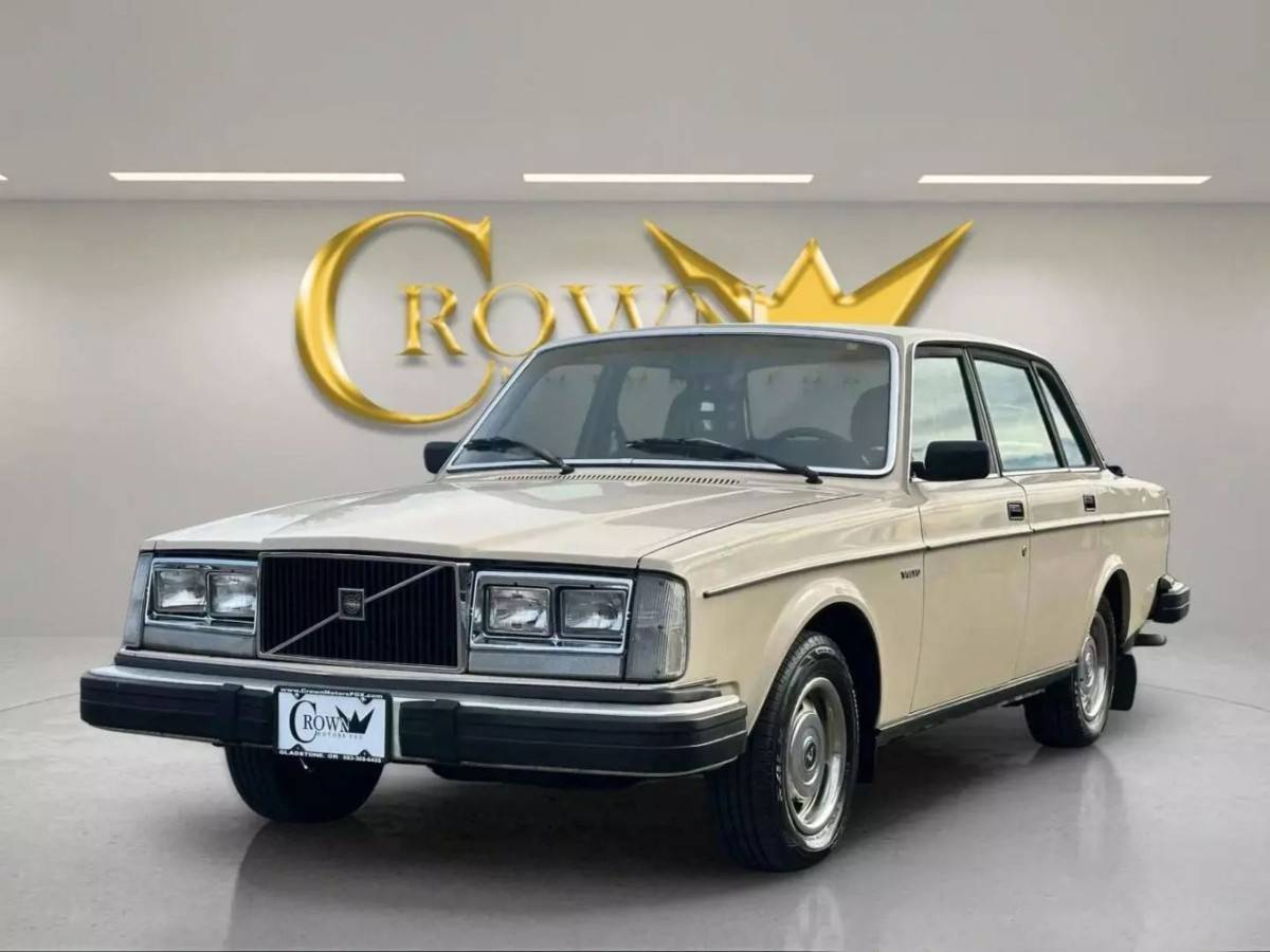 Volvo 240 dl 4d sedan  1982