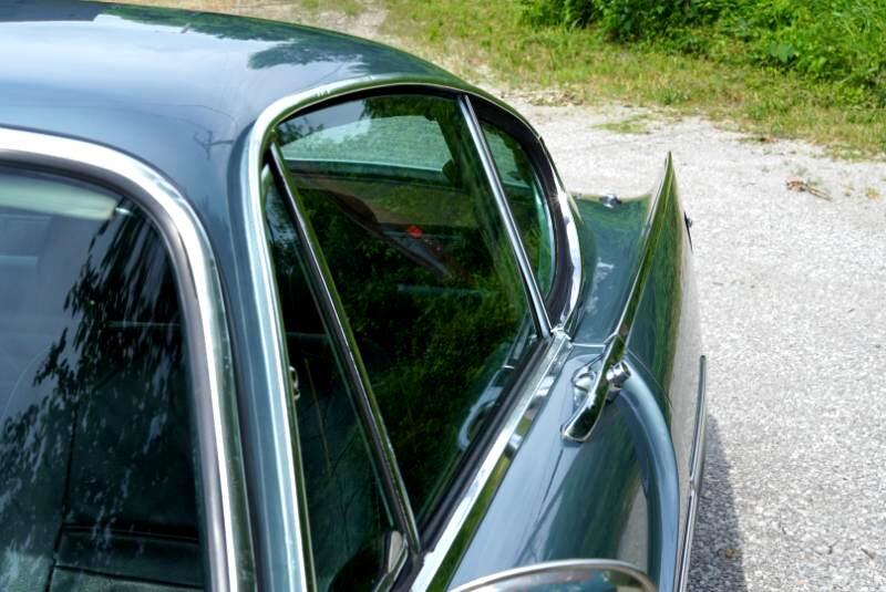 Volvo-P1800-1970-Coupe-15