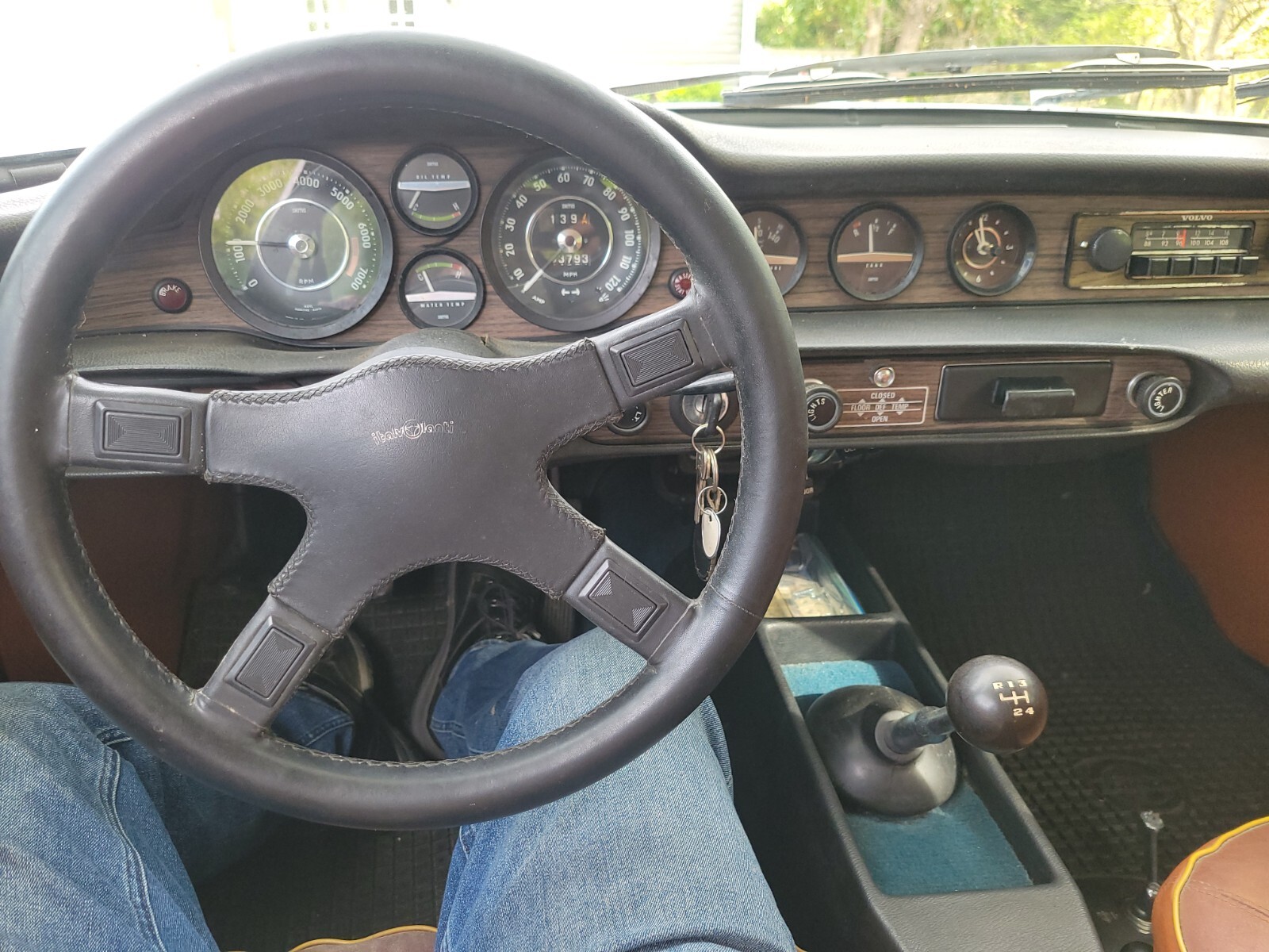Volvo-P1800-1973-Coupe-13