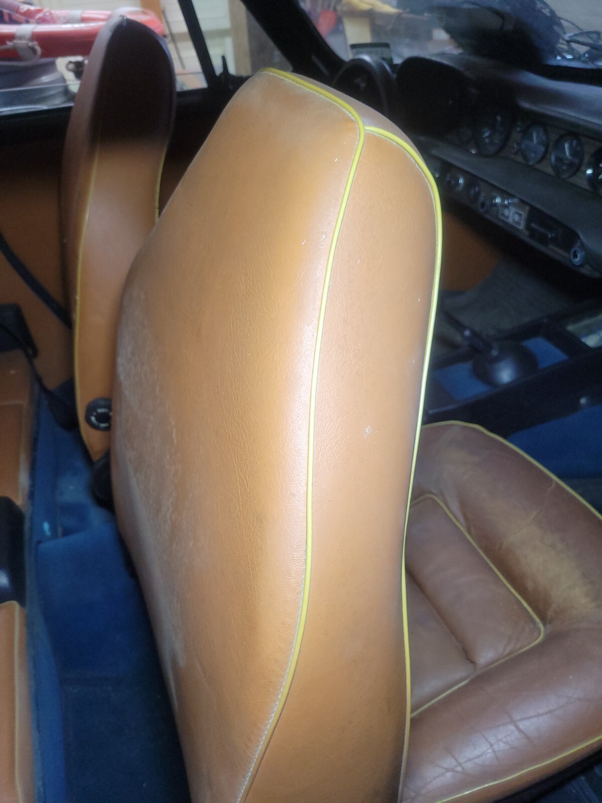Volvo-P1800-1973-Coupe-22
