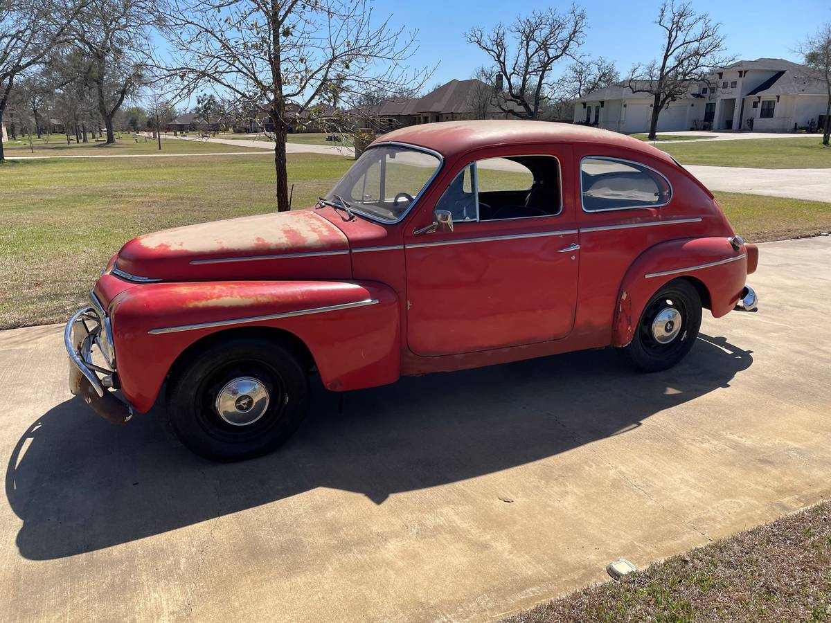 Volvo-Pv544-2-liter-1965-red-1