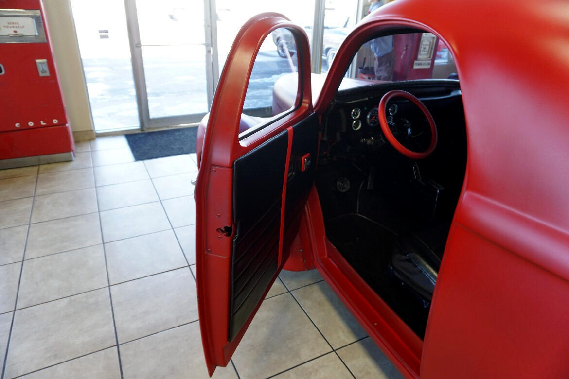 Willys-Coupe-1941-Classic-Car-19